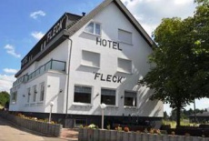 Отель Hotel Fleck в городе Хальзенбах, Германия