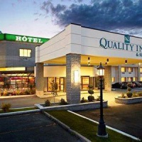 Отель Quality Inn & Suites Brossard в городе Бросар, Канада