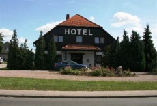 Отель Hotel und Pension Le Petit в городе Шёнефельд, Германия