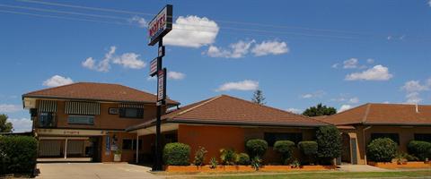 Golden Harvest Motor Inn