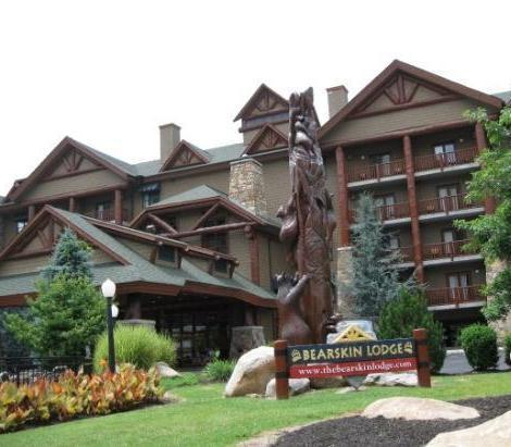 Bearskin Lodge on the River