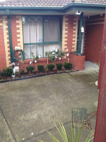 Homestay in Thomastown near Thomastown Railway Station