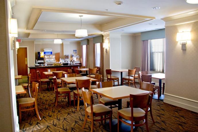 Holiday Inn Express & Suites Amherst-Hadley