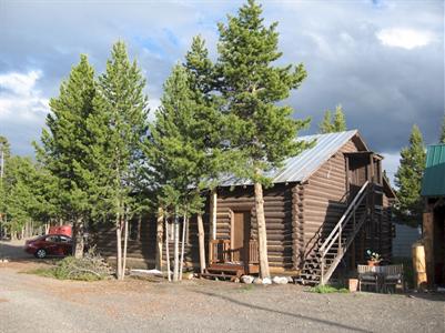 Yellowstone Budget Apartments