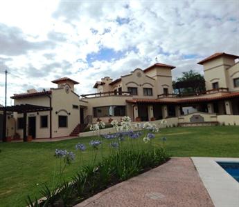 Raices del Carolino - Suites de Altagracia