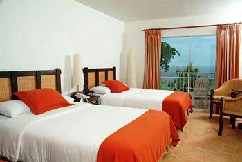 Royal Decameron Golf Beach Resort & Villas