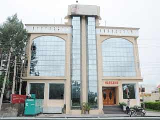 Hotel Harbans Residency