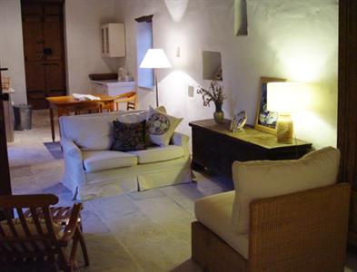 Modus Vivendi Lefko House
