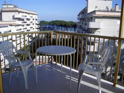 Apartamentos Geyser Aromar