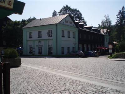 Hotel Dzban