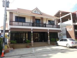 Ponburi Hotel