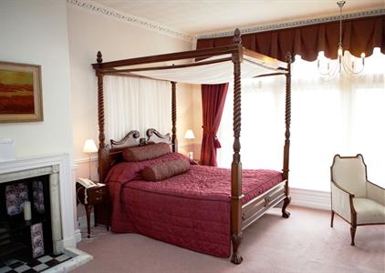 Cave Castle Hotel & Country Club