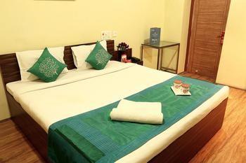 OYO Rooms Sealdah Near Entally Market