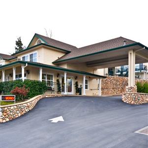 BEST WESTERN PLUS Cedar Inn & Suites