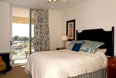 Yacht Harbor Village at Ginn Hammock Beach