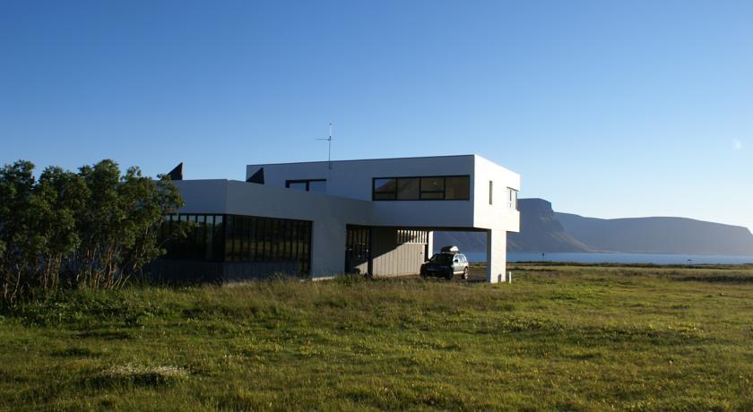 Nupur Solvellir Holiday House