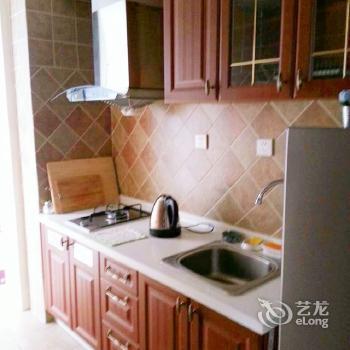 Qinhuangdao sea e r Seaview resort apartment