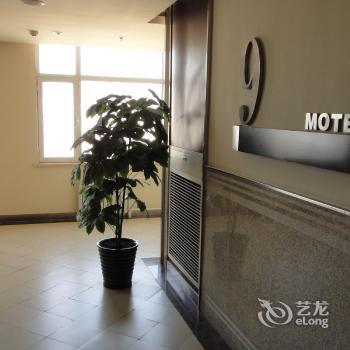 Motel 168 Shijiazhuang Xinbai Plaza