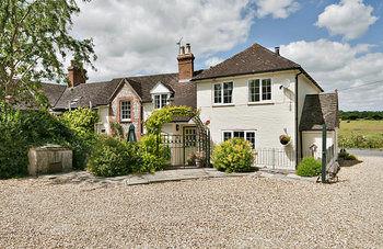 Cleaver Cottage Bed & Breakfast
