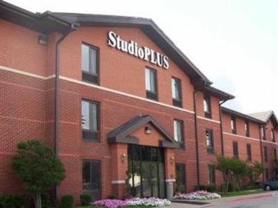 Studio Plus - Arlington