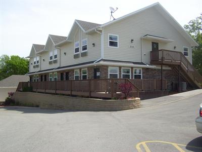 Price Pointe Inn