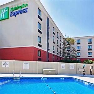 Holiday Inn Express Saugus Logan Airport