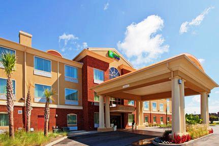 Holiday Inn Express Hotel & Suites Foley