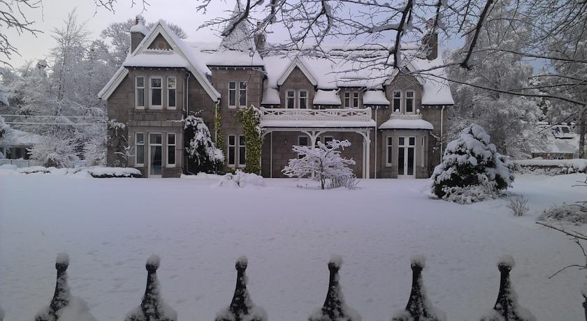 Struan Hall