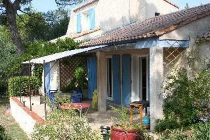 Homestay in Nimes near Jardins de la Fontaine