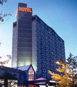 Ramada Plaza Toronto Airport Hotel & Stage West Theatre