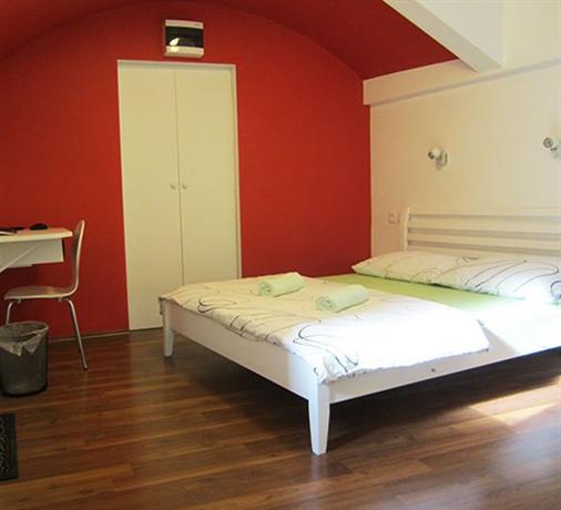 Hostel Apinelo