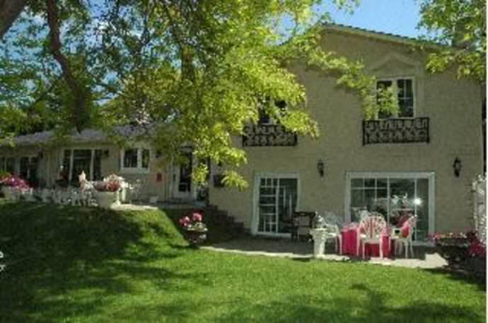 Homestay in Mississauga near Port Credit GO Station