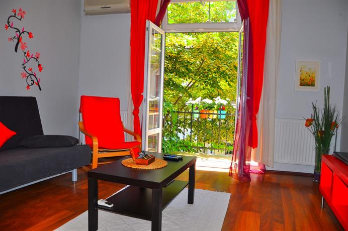 Comfy Apartment for 5 persons in Istanbul Center Cihangir Taksim