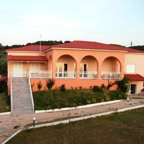 Kastro Beach Hotel