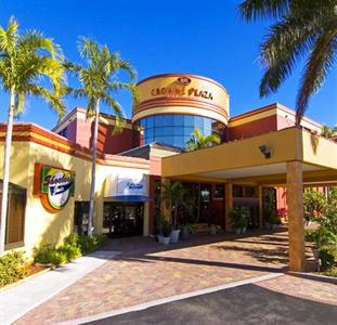 Crowne Plaza Fort Myers at Bell Tower Shops