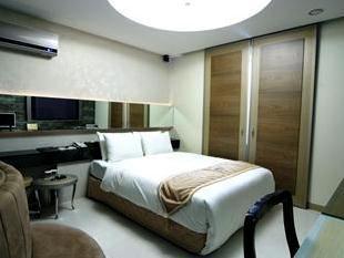 Ritz Seoul Hotel