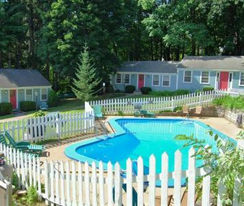 Oxen Yoke Inn Motel & Cottages