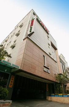 L Hotel