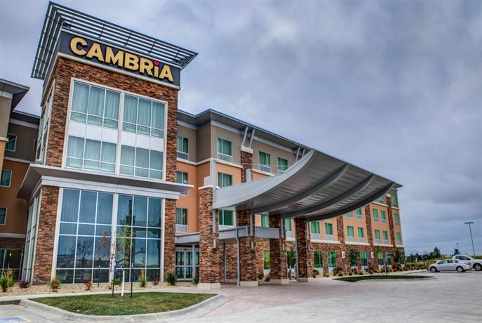 Cambria Suites West Fargo Confe