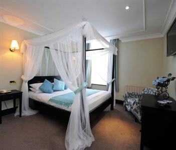Best Western Pinewood on Wilmslow