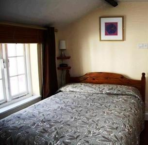 The Ilchester Arms Hotel