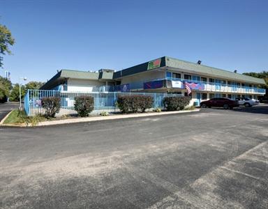 Americas Best Value Inn & Suites-Walker Grand Rapids North