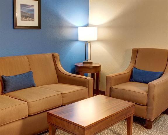 Comfort Inn & Suites Caldwell Ohio