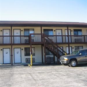 Crestview Inn & Suites