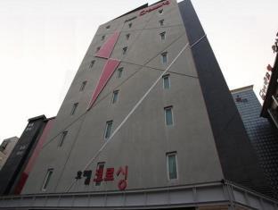 Crossing Hotel