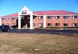 Lamar Inn & Suites