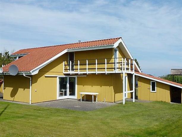 Three-Bedroom Holiday home in Frederikshavn 2