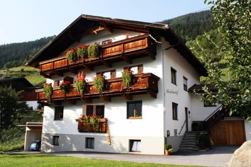 Apartments Kirchebnerhof