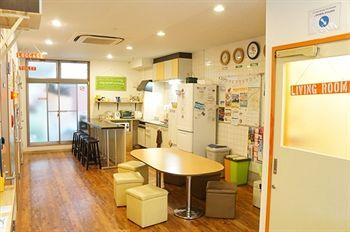 J-Hoppers Osaka Guesthouse