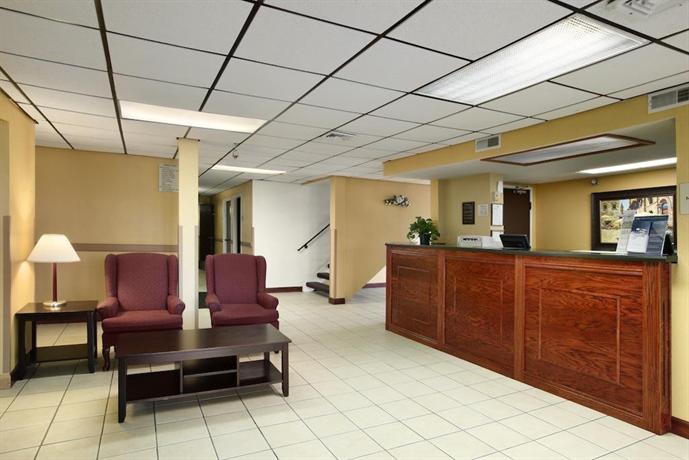 Baymont Inn & Suites - Waukesha